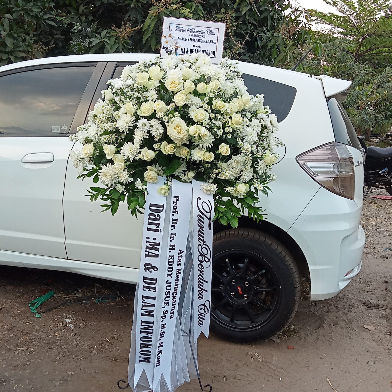 Standing Flower Jatinangor - Sofia Florist